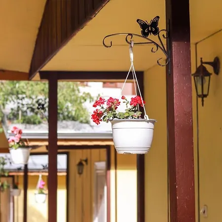 Vendégház Peaceful And Tranquil Bungalow Retreat In Kamena Village Near Nature 3*
