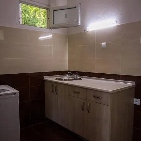Affittacamere Peaceful And Tranquil Bungalow Retreat In Kamena Village Near Nature Kamena